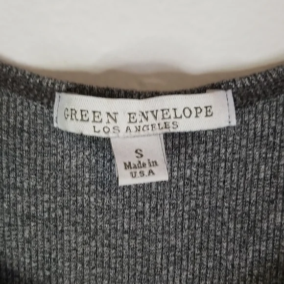 Green Envelope Ribbed Cold Shoulder Top Small - Picture 4 of 7